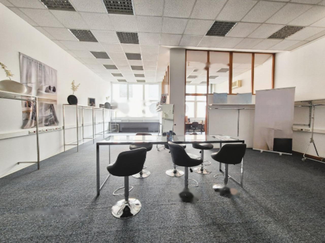 Office in Ljubljana, Slovenia, 951 m² - picture 1