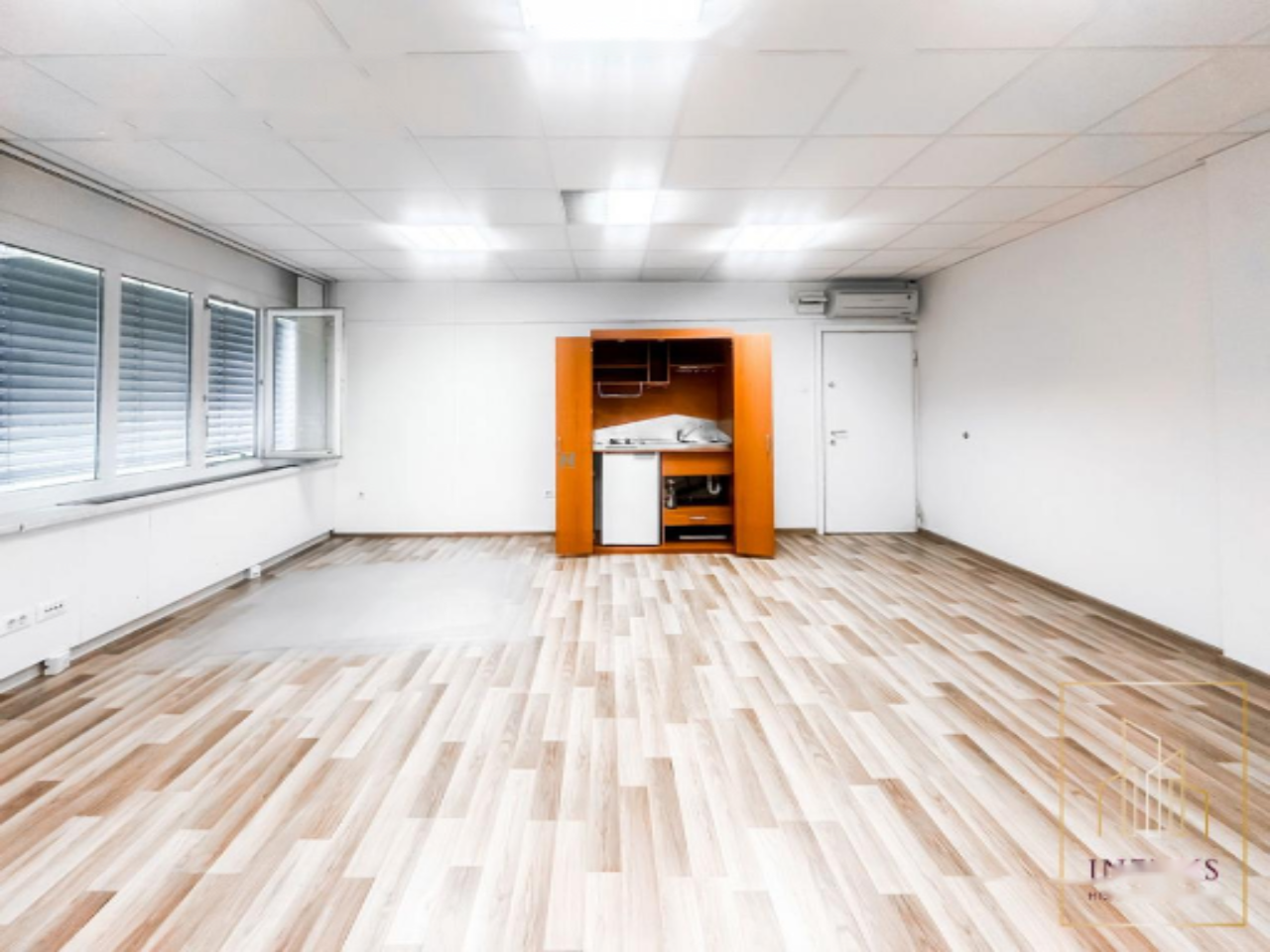 Bureau à Ljubljana, Slovénie, 64 m² - image 1