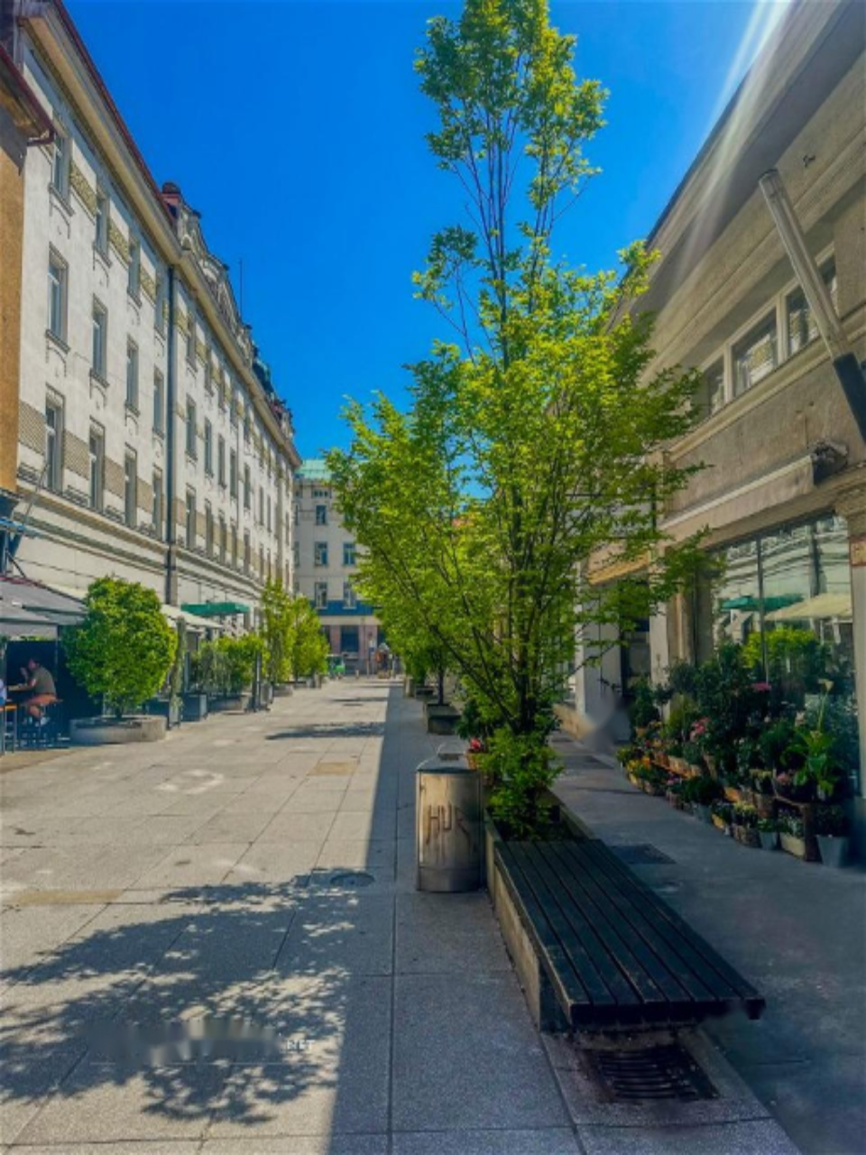 Oficina en Liubliana, Eslovenia, 399 m² - imagen 1