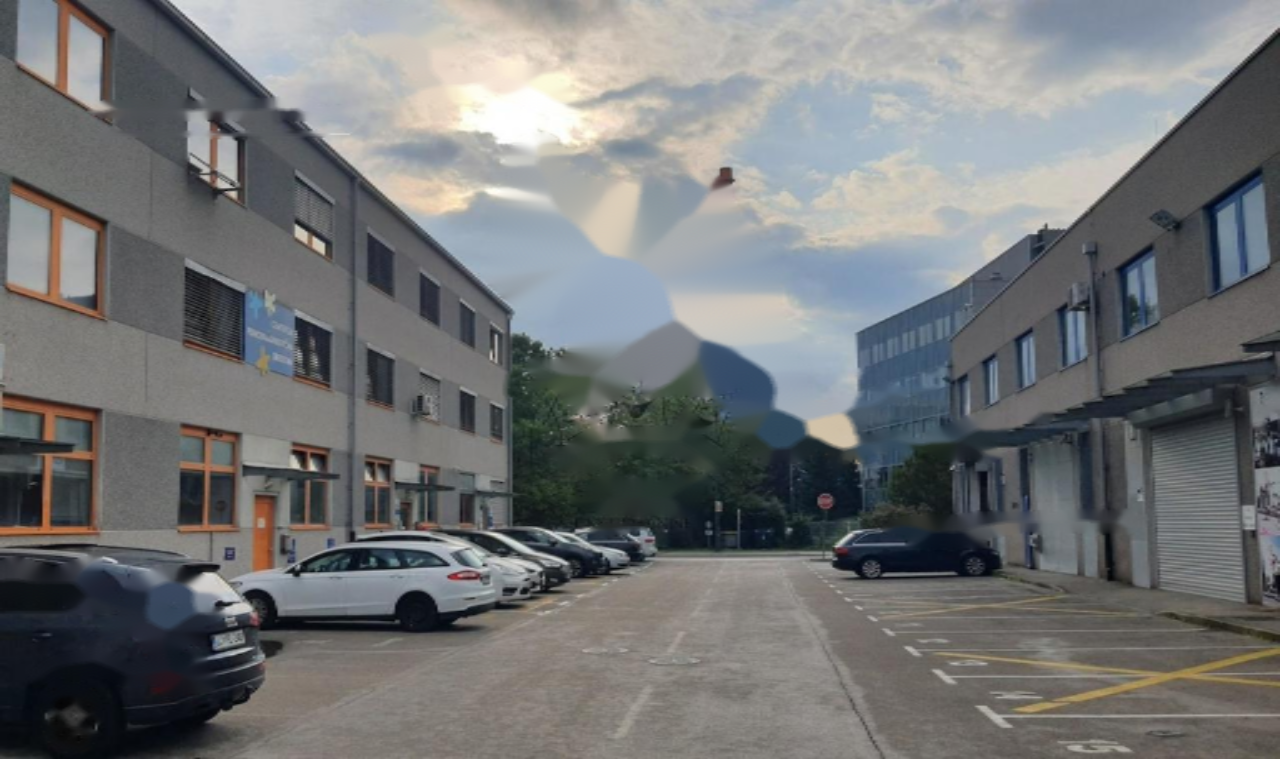 Oficina en Liubliana, Eslovenia, 424 m² - imagen 1