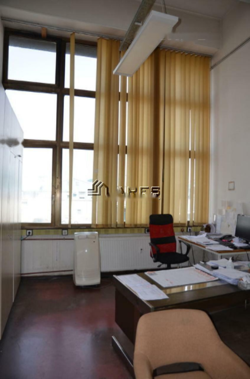 Office in Ljubljana, Slovenia, 1 500 m² - picture 1