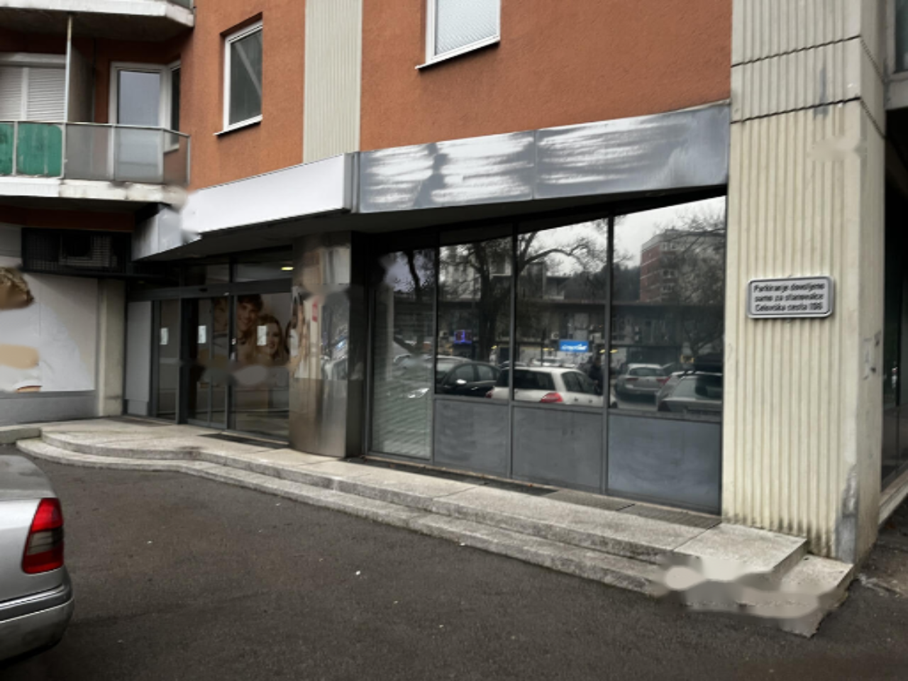 Oficina en Liubliana, Eslovenia, 215 m² - imagen 1