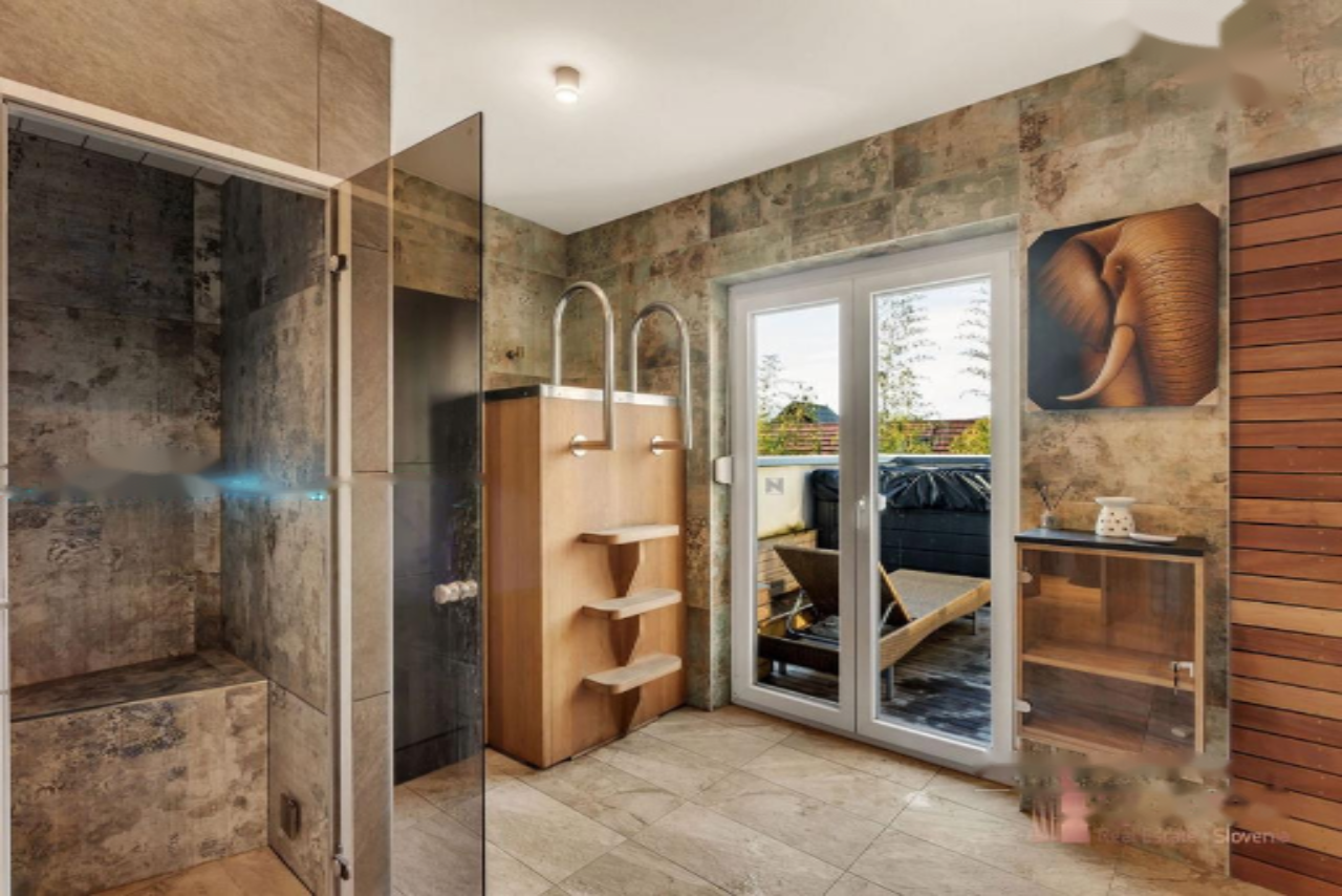 Casa en Liubliana, Eslovenia, 228 m² - imagen 3