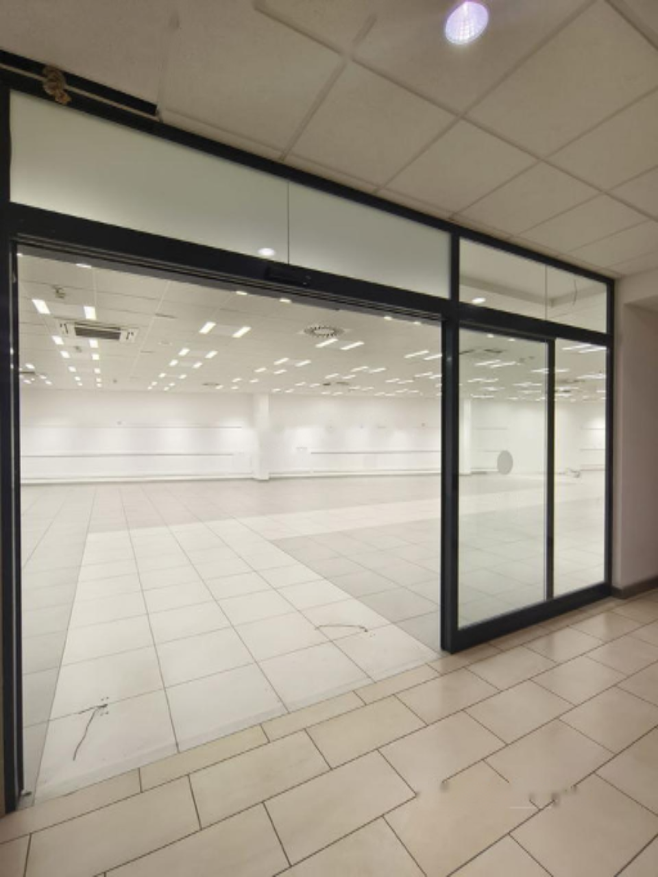 Ufficio a Lubiana, Slovenia, 458 m² - foto 4