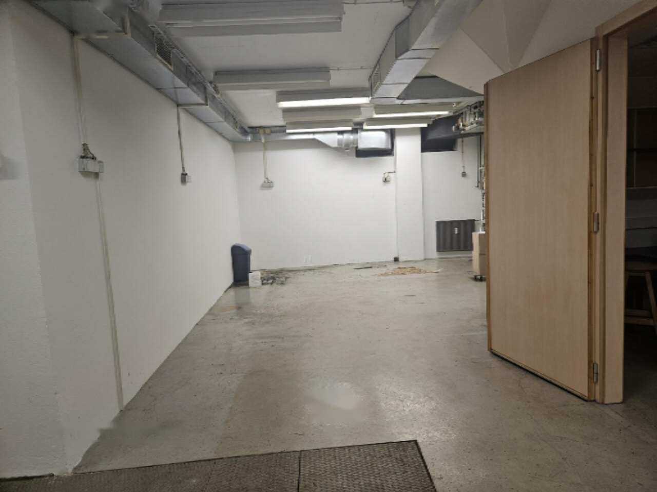 Oficina en Liubliana, Eslovenia, 109 m² - imagen 7