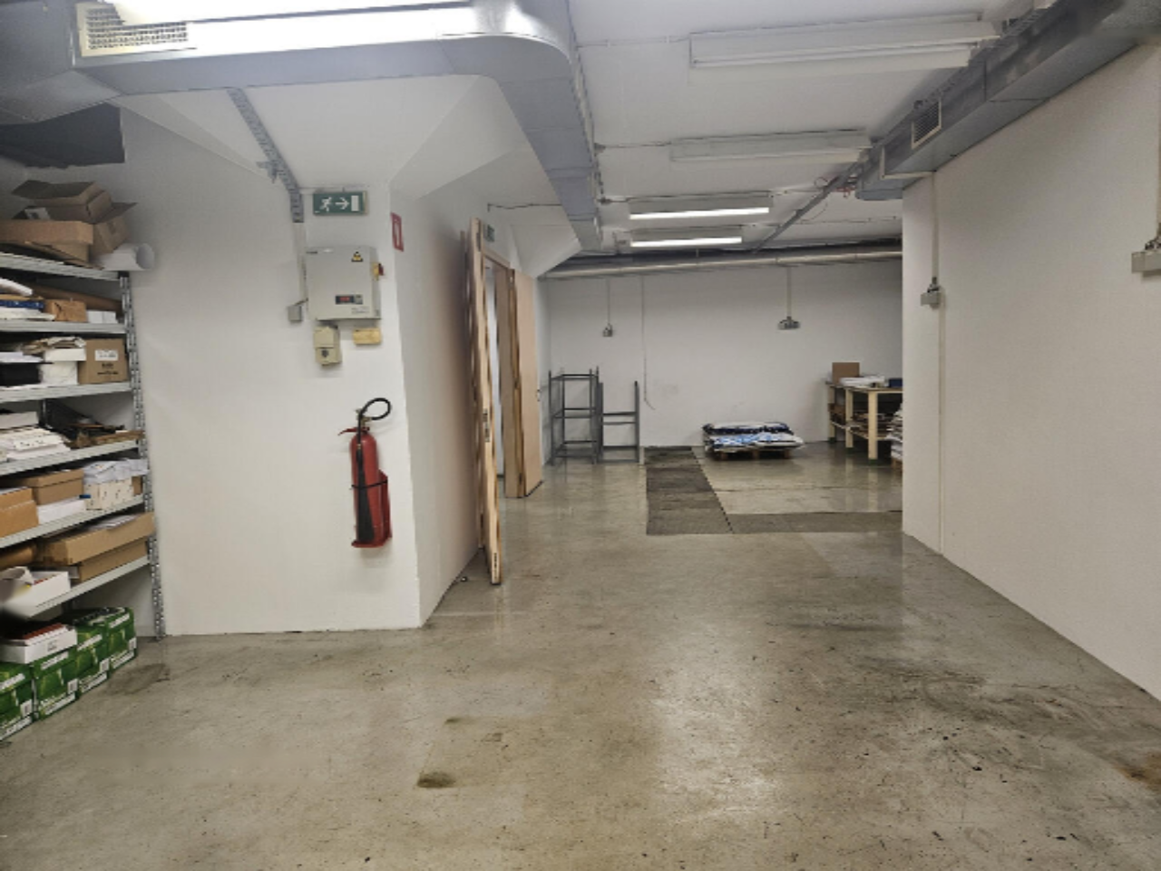 Oficina en Liubliana, Eslovenia, 109 m² - imagen 11