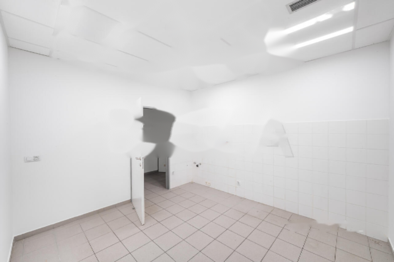 Office in Ljubljana, Slovenia, 458 m² - picture 12