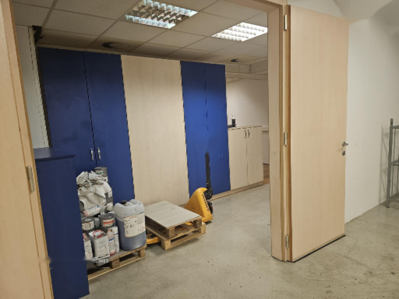 Oficina en Liubliana, Eslovenia, 109 m² - imagen 13