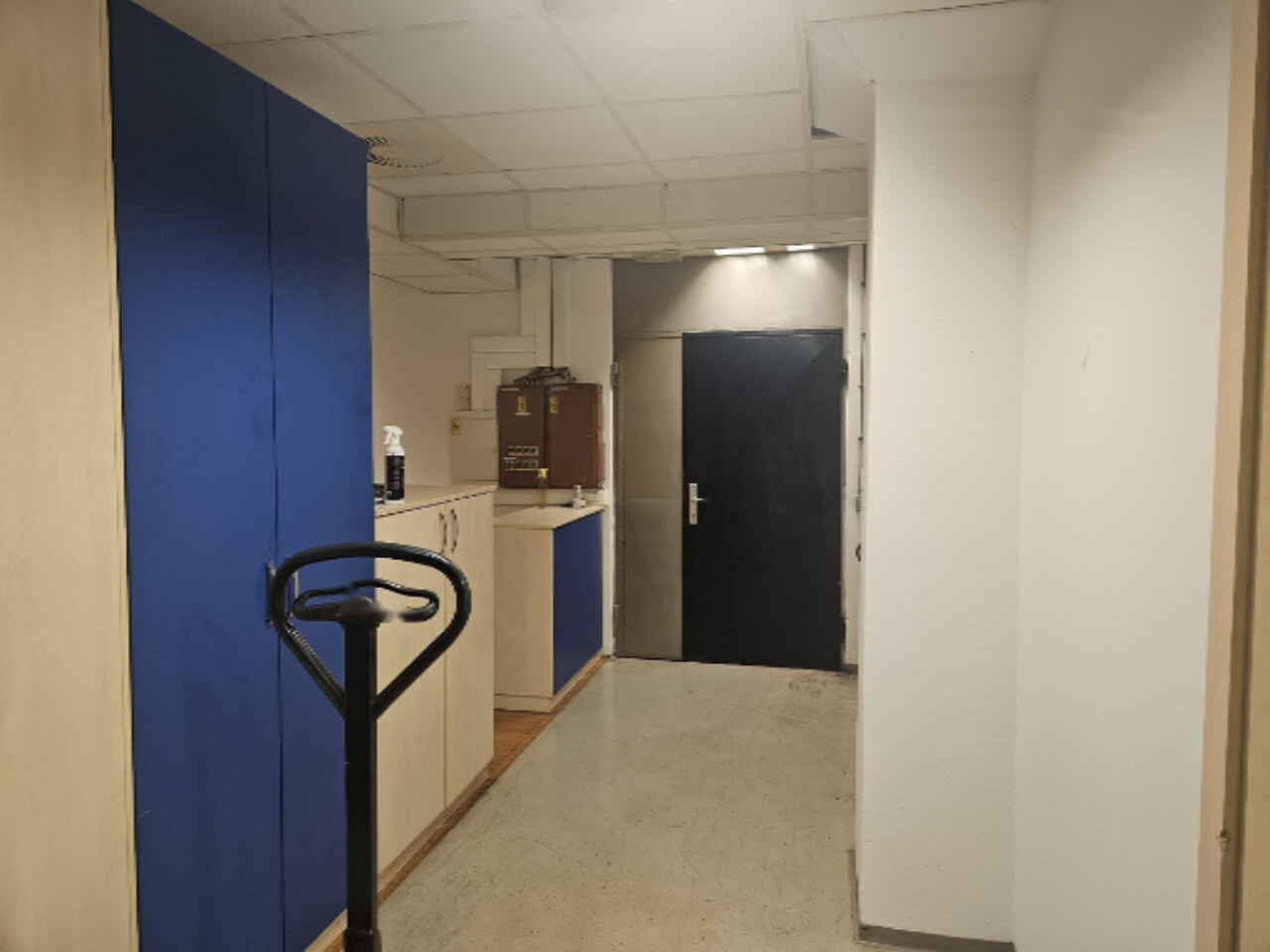 Oficina en Liubliana, Eslovenia, 109 m² - imagen 14