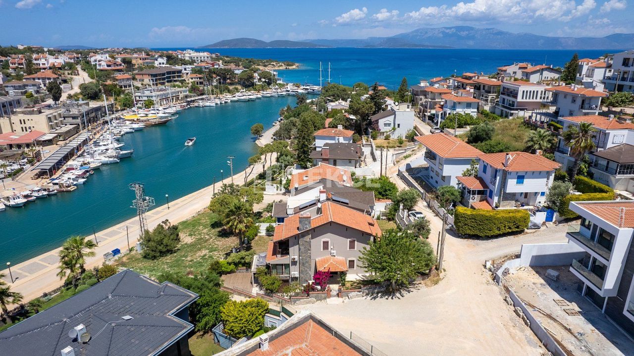 Villa a Çeşme, Turchia, 284 m² - foto 1