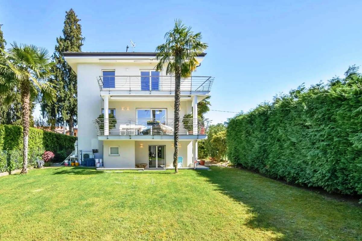 Villa a Varese, Italia, 360 m² - foto 5