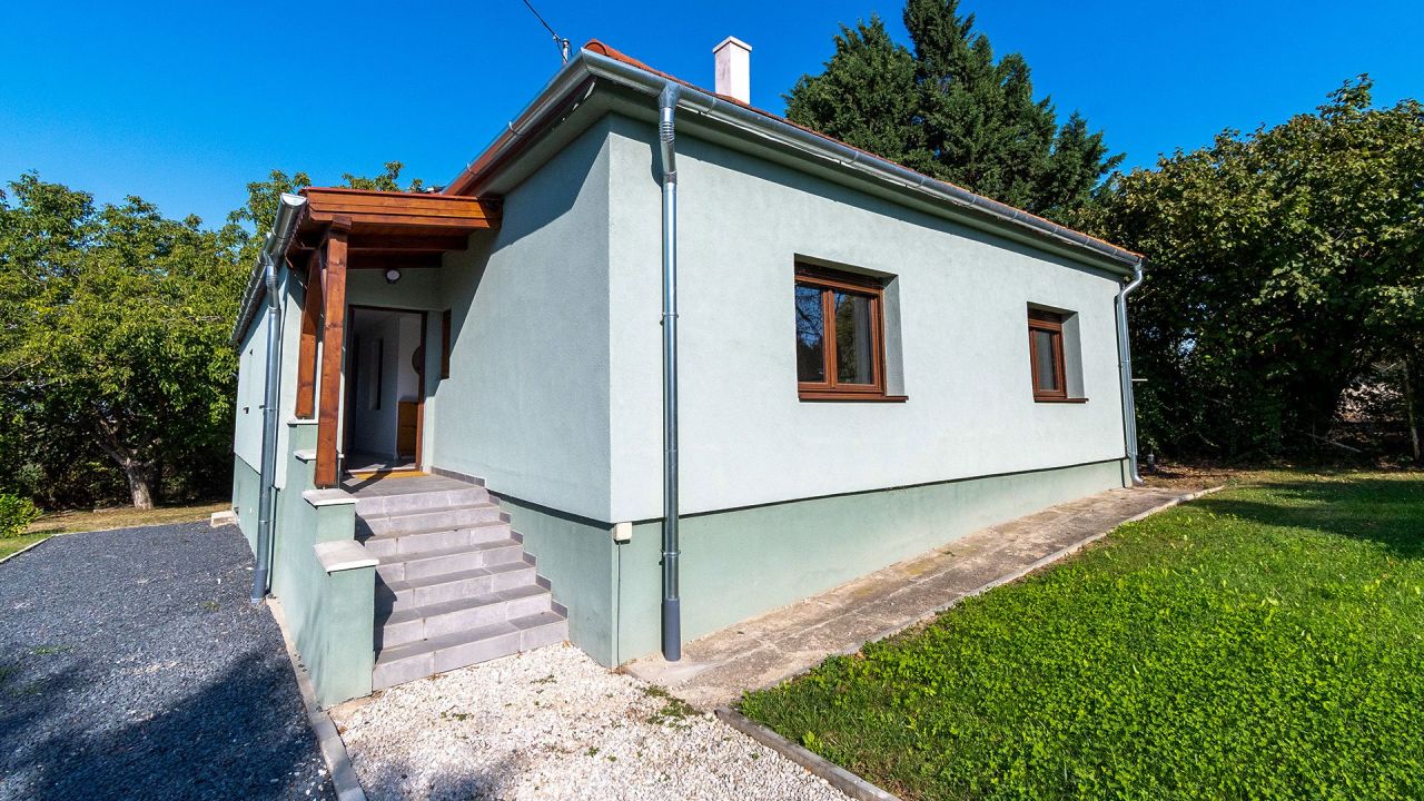 Haus in Keszthely, Ungarn, 155 m² - Foto 1