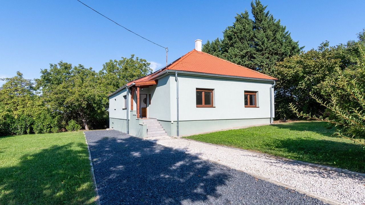 House in Keszthely, Hungary, 155 m² - picture 14