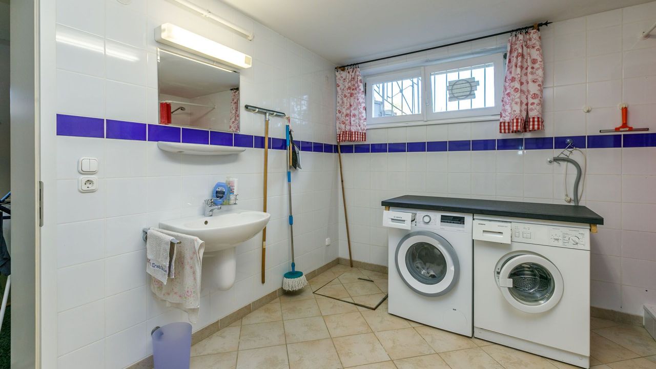 House in Heviz, Hungary, 316 m² - picture 11