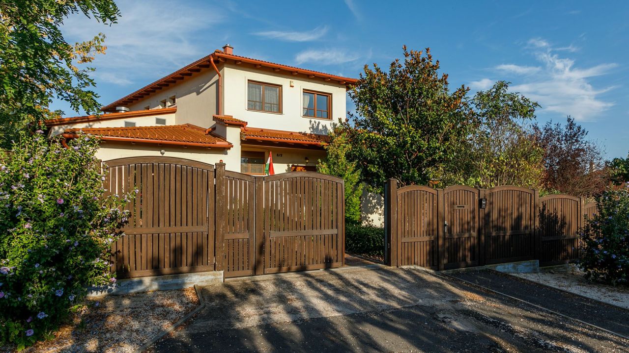 Villa in Gyenesdias, Hungary, 392 m² - picture 3