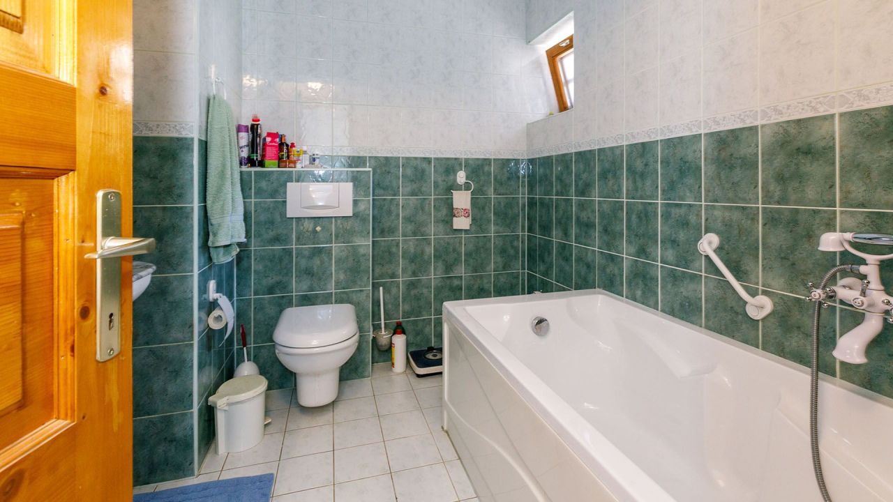 House in Gyenesdias, Hungary, 160 m² - picture 17