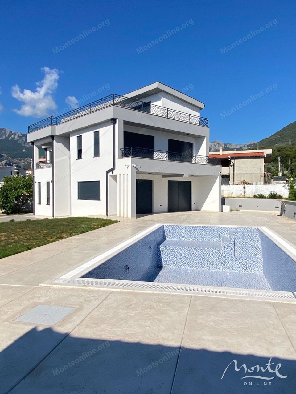Villa a Bar, Montenegro, 385 m² - foto 1