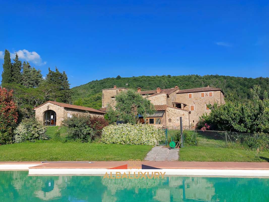 Apartment in Arezzo, Italy, 980 m² - picture 1