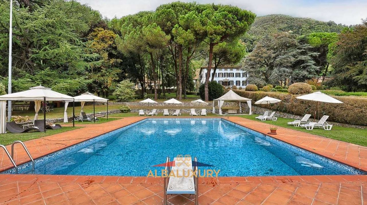 Villa in Camaiore, Italy, 1 800 m² - picture 2