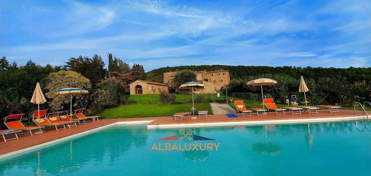 Apartment in Arezzo, Italy, 980 m² - picture 3