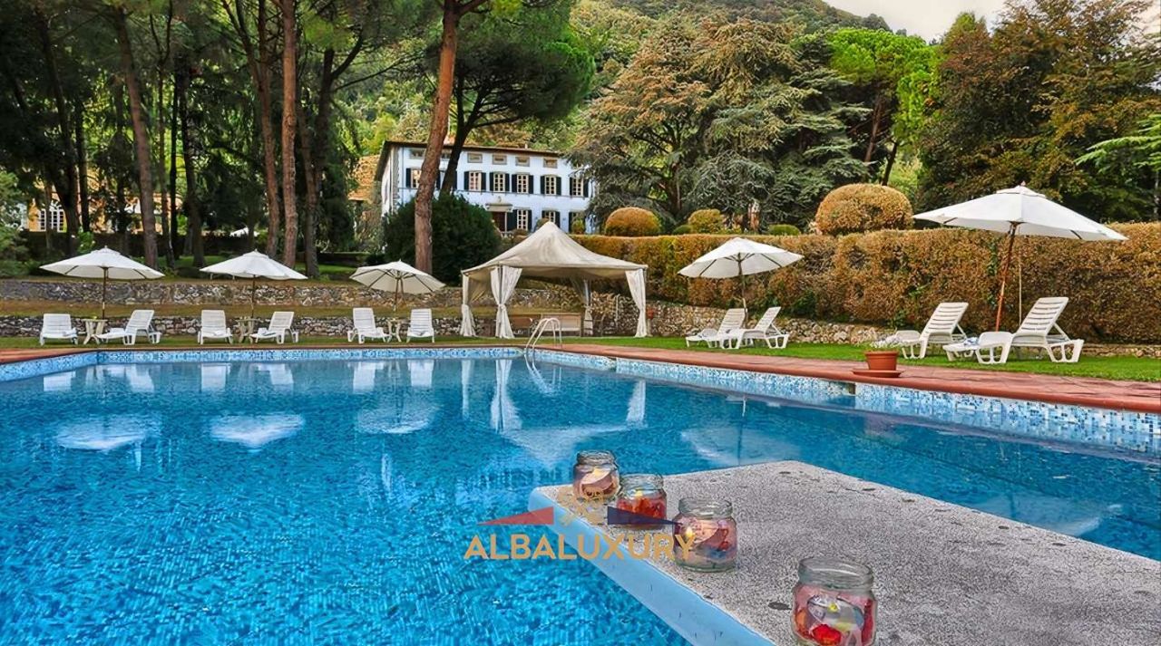 Villa in Camaiore, Italy, 1 800 m² - picture 5