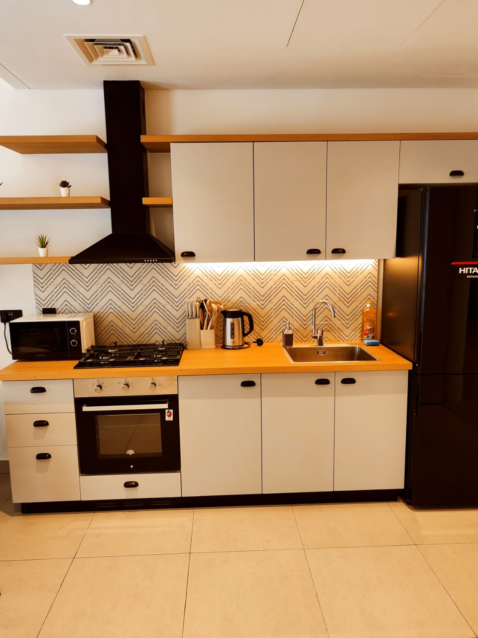 Flat in Dubai, UAE, 45 m² - picture 4