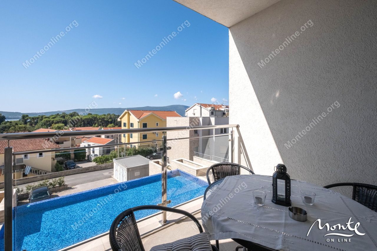 Appartement à Tivat, Monténégro, 54 m² - image 2