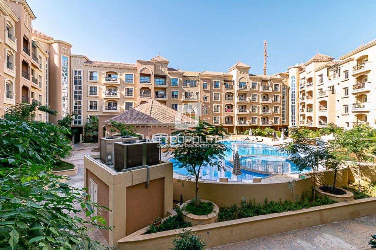 Apartment in Dubai, UAE, 87 m² - picture 1