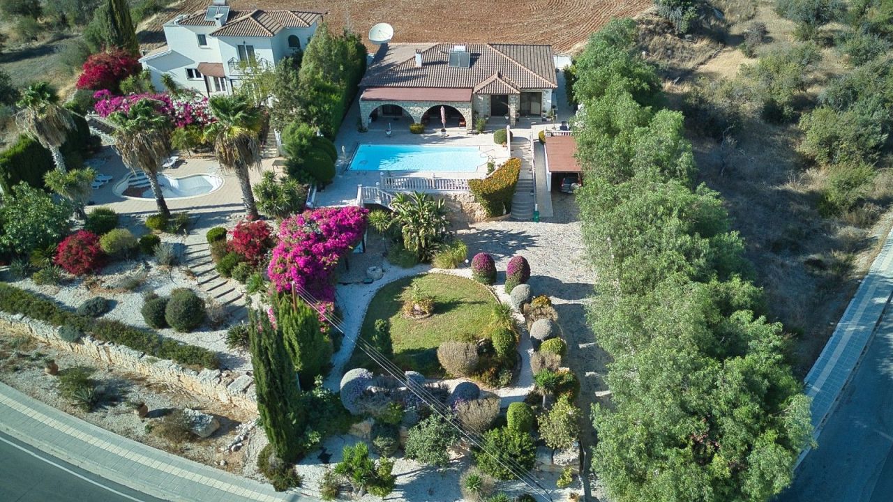 Bungalow à Paphos, Chypre, 192 m² - image 1