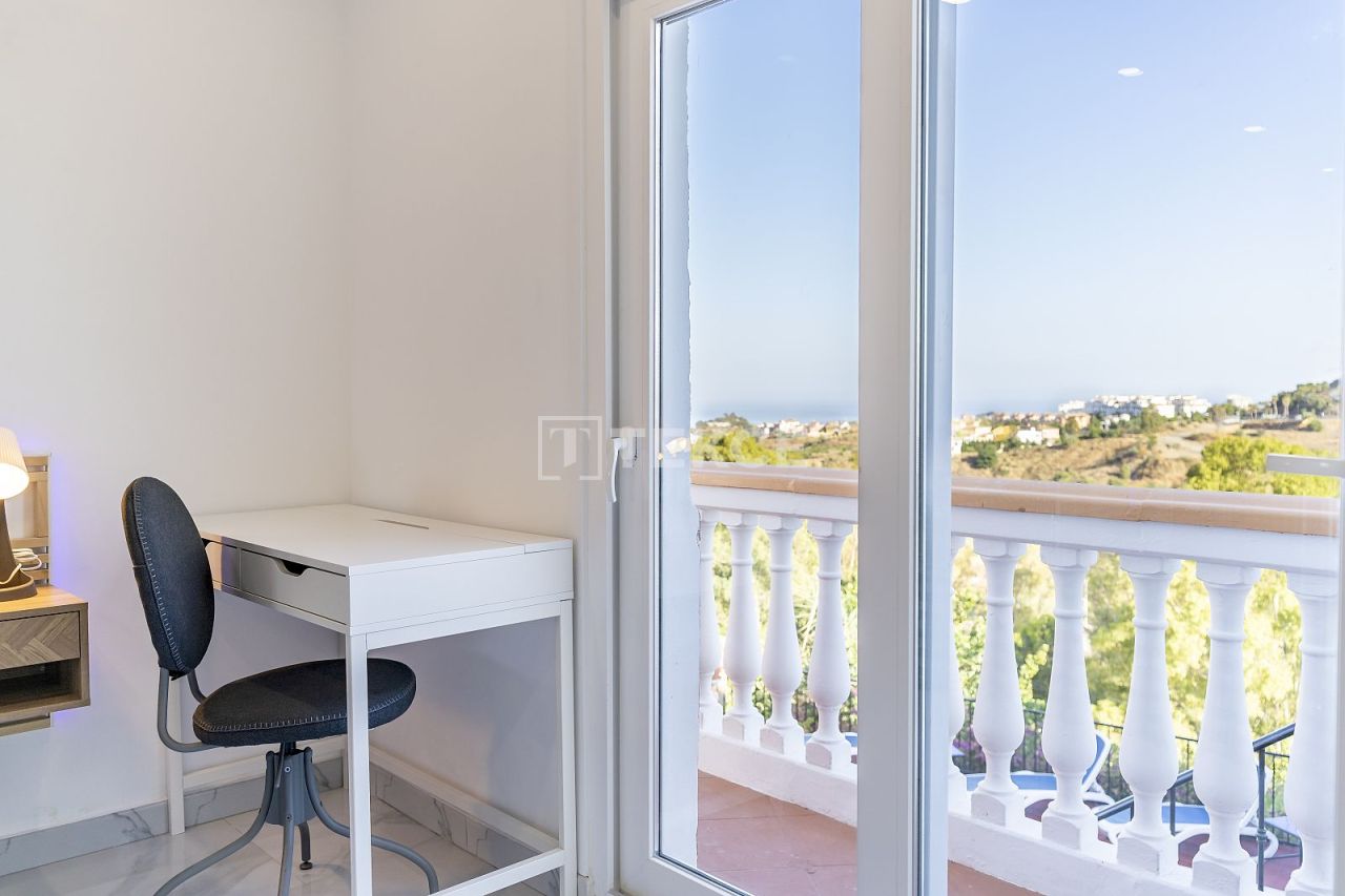 Villa en Benalmádena, España, 350 m² - imagen 17