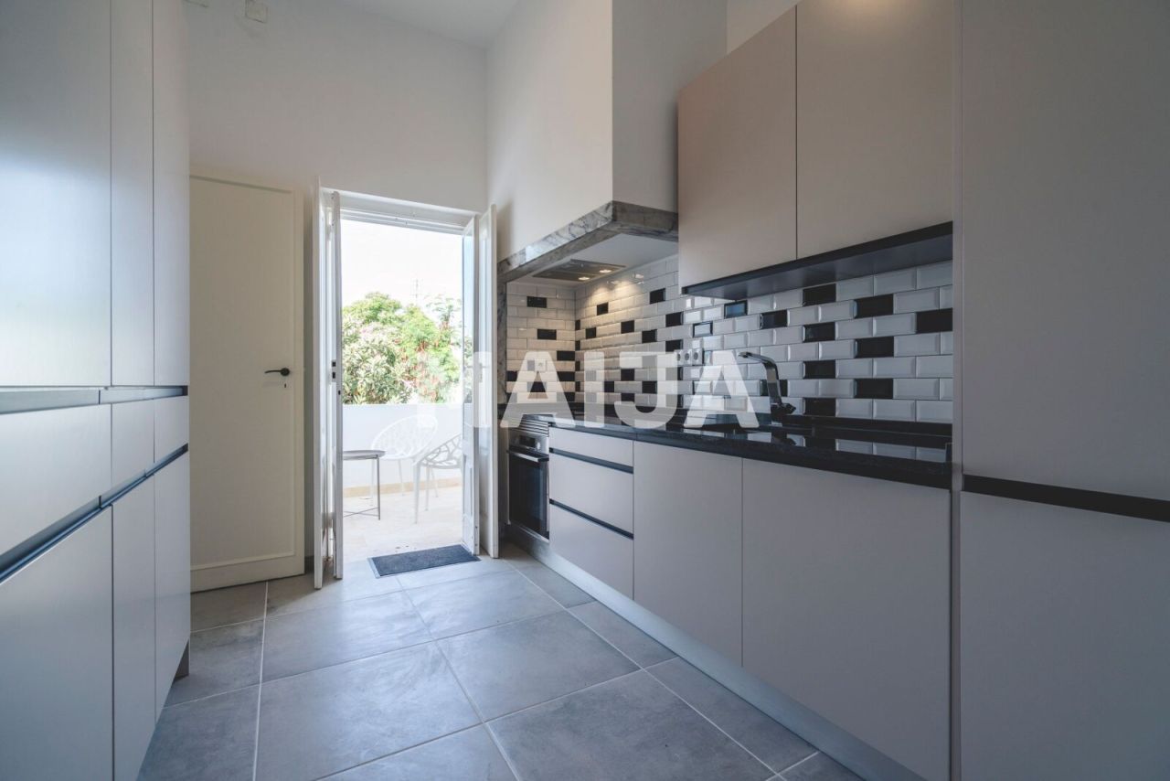 Maison à Portimão, Portugal, 296 m² - image 10