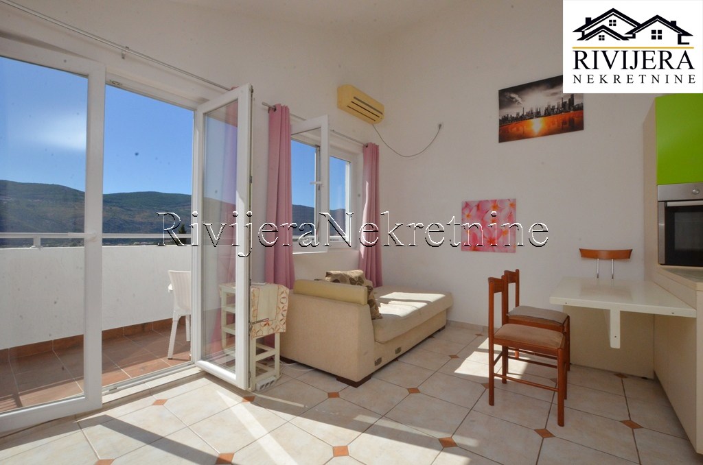 Piso en Herceg-Novi, Montenegro, 64 m² - imagen 1
