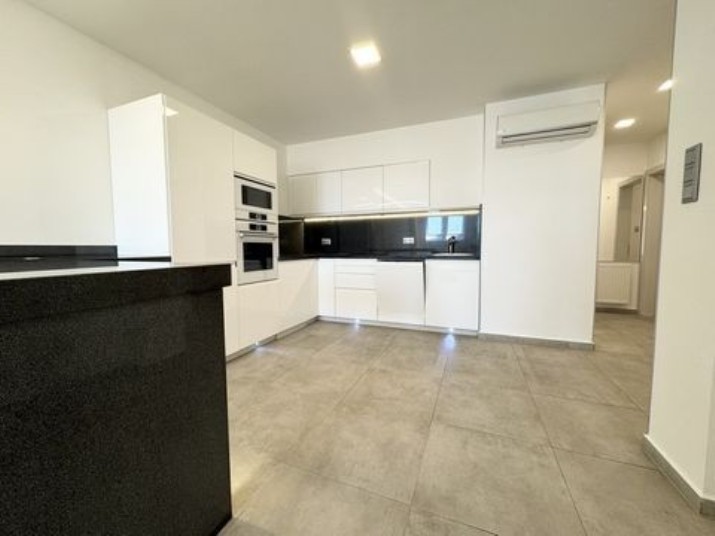 Flat in Budapest, Hungary, 72 m² - picture 3