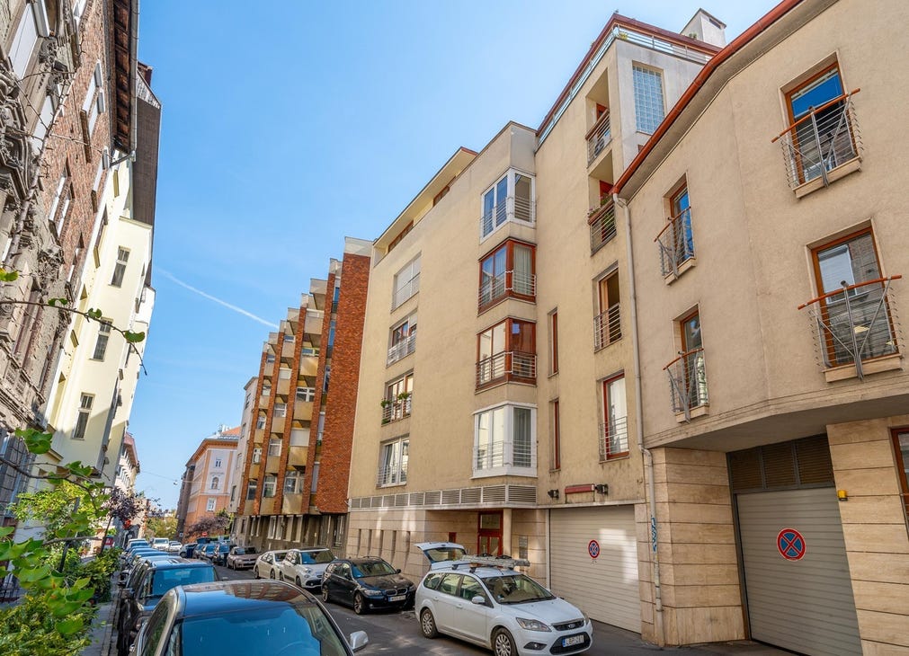 Flat in Budapest, Hungary, 149 m² - picture 12