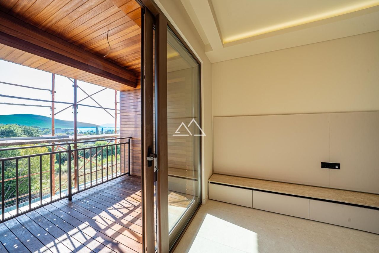 Apartment in Tivat, Montenegro, 41 m² - Foto 1