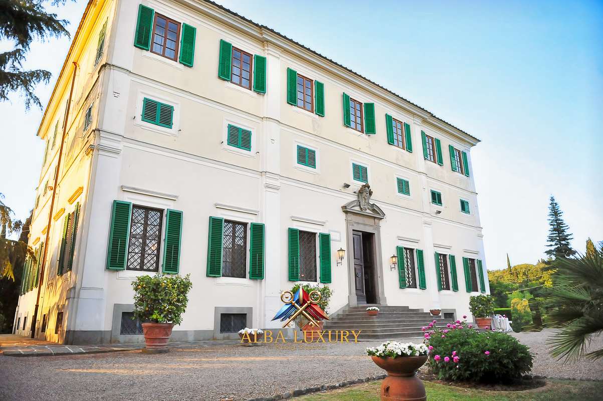 Villa a Pistoia, Italia, 1 500 m² - foto 1