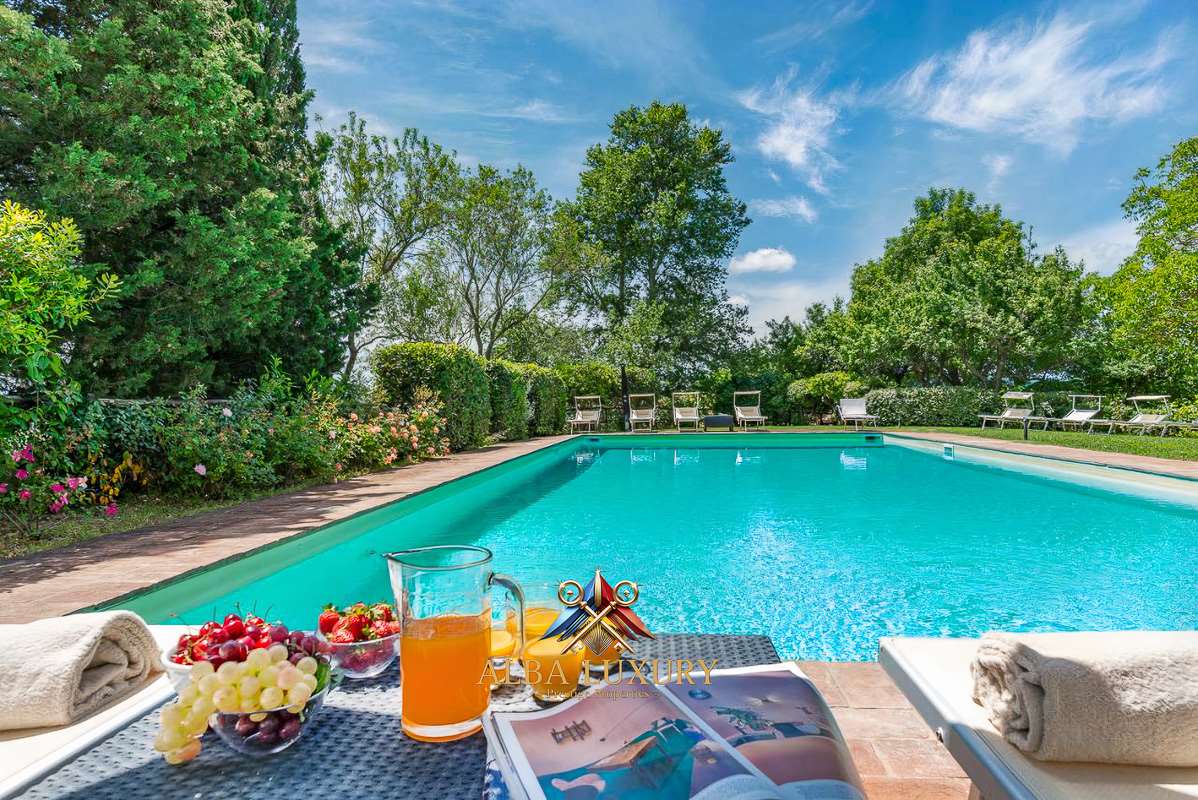 Villa in Sarteano, Italy, 400 m² - picture 9