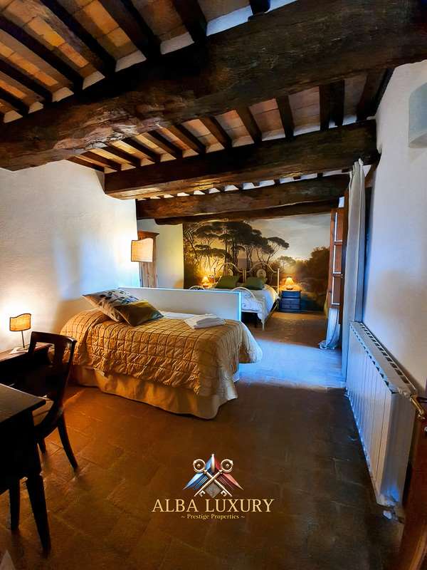 Villa in Sarteano, Italy, 400 m² - picture 17