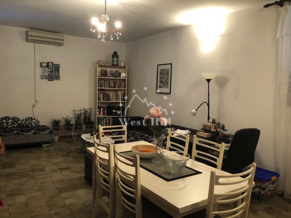 House in Dobrota, Montenegro, 250 m² - picture 2