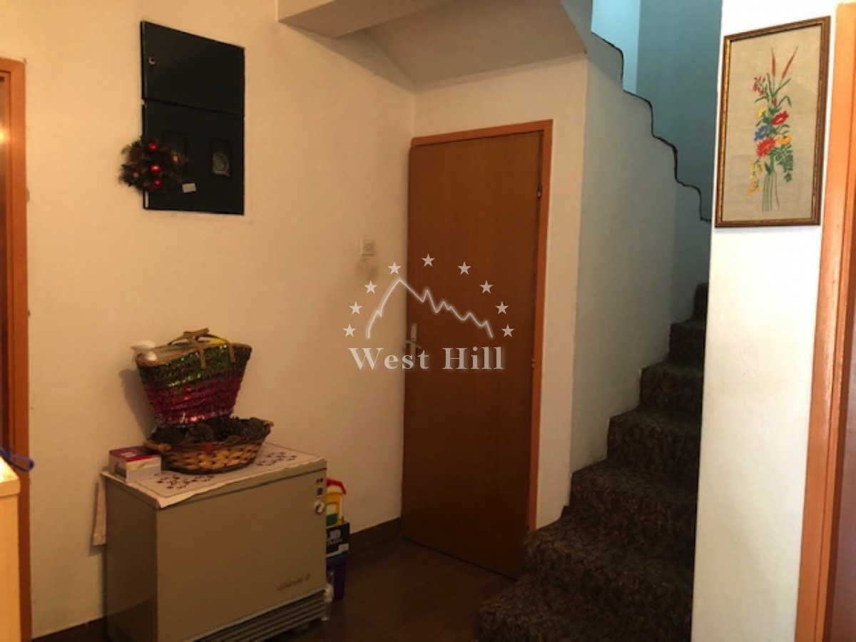 House in Dobrota, Montenegro, 250 m² - picture 3