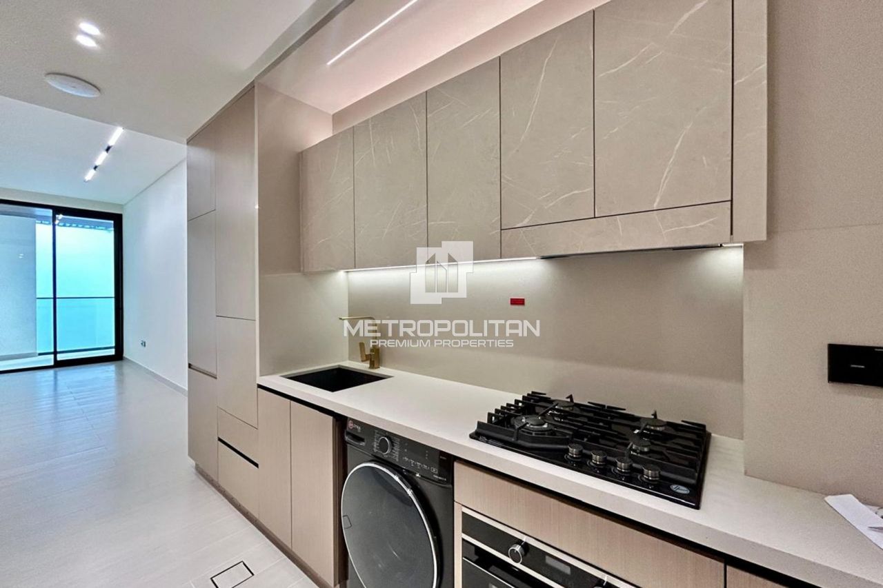 Apartment in Dubai, UAE, 46 m² - picture 5