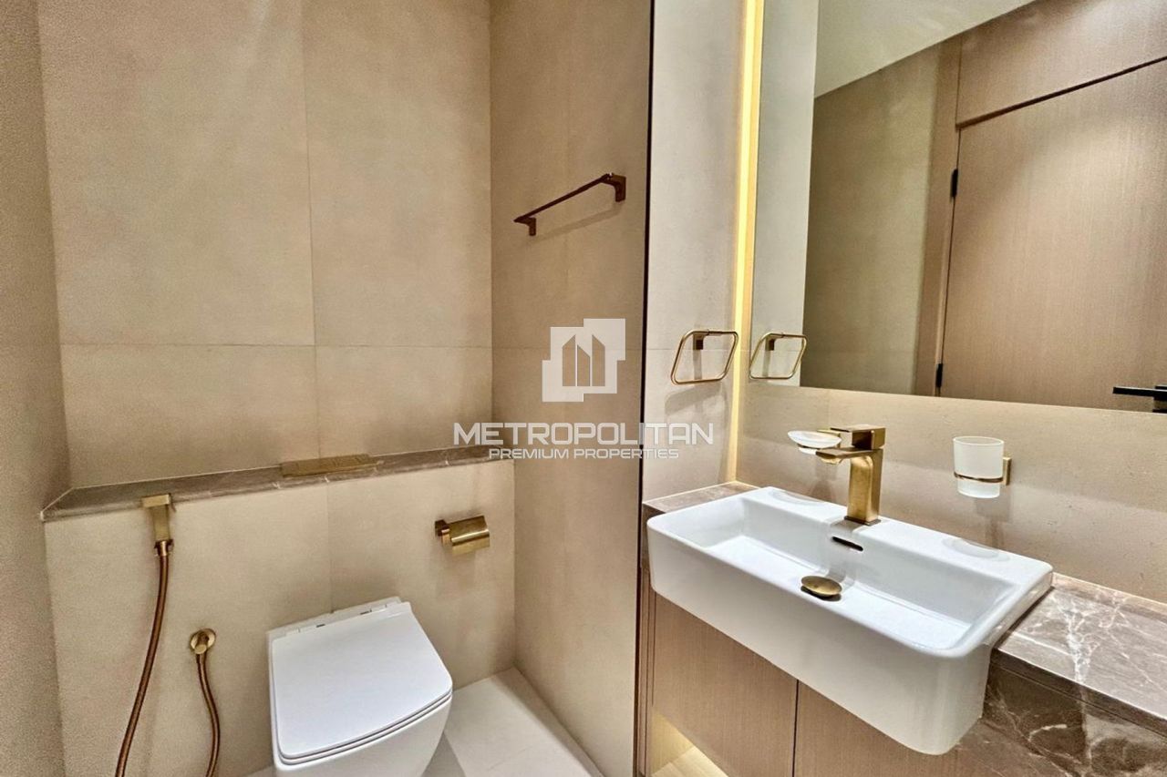 Apartment in Dubai, UAE, 46 m² - picture 10