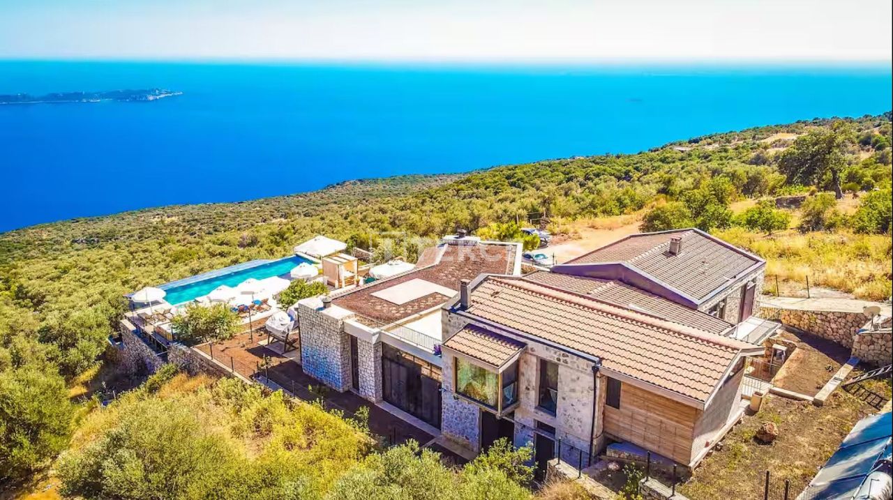 Villa en Kaş, Turquia, 972 m² - imagen 1
