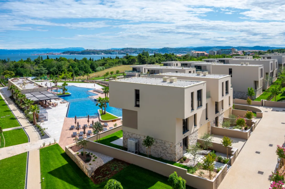 Villa in Umag, Croatia, 452 m² - picture 1