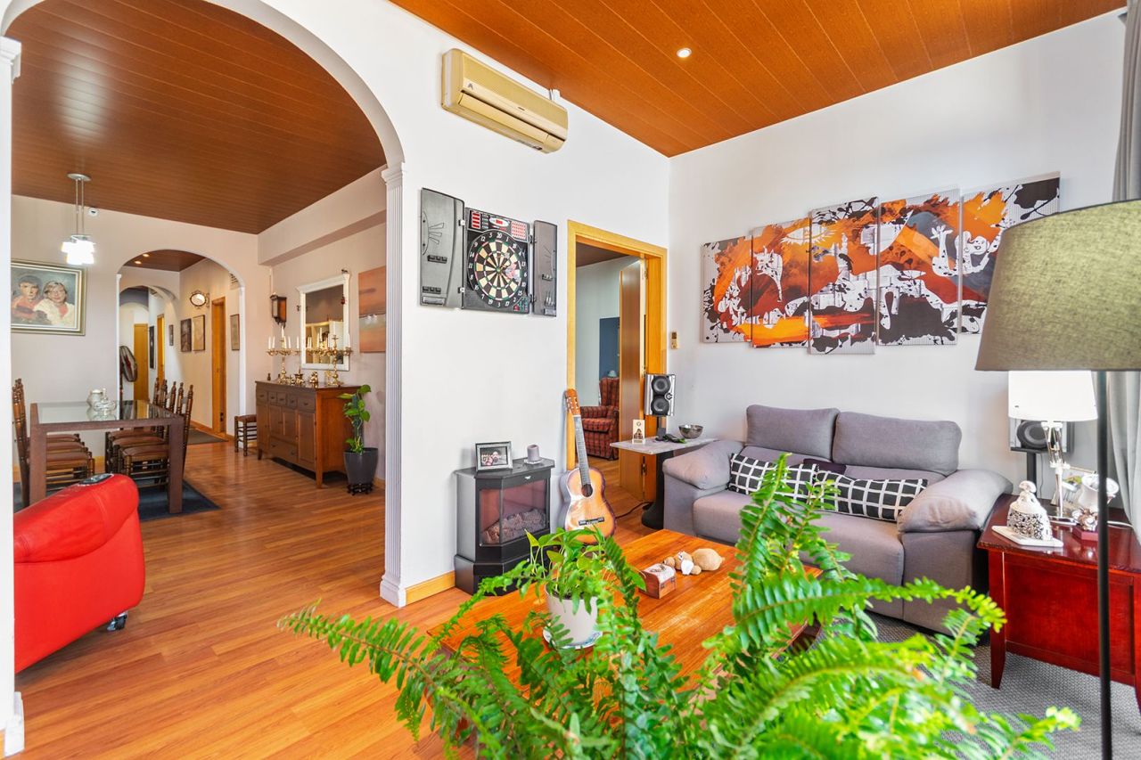 Flat in Barcelona, Spain, 150 m² - picture 3