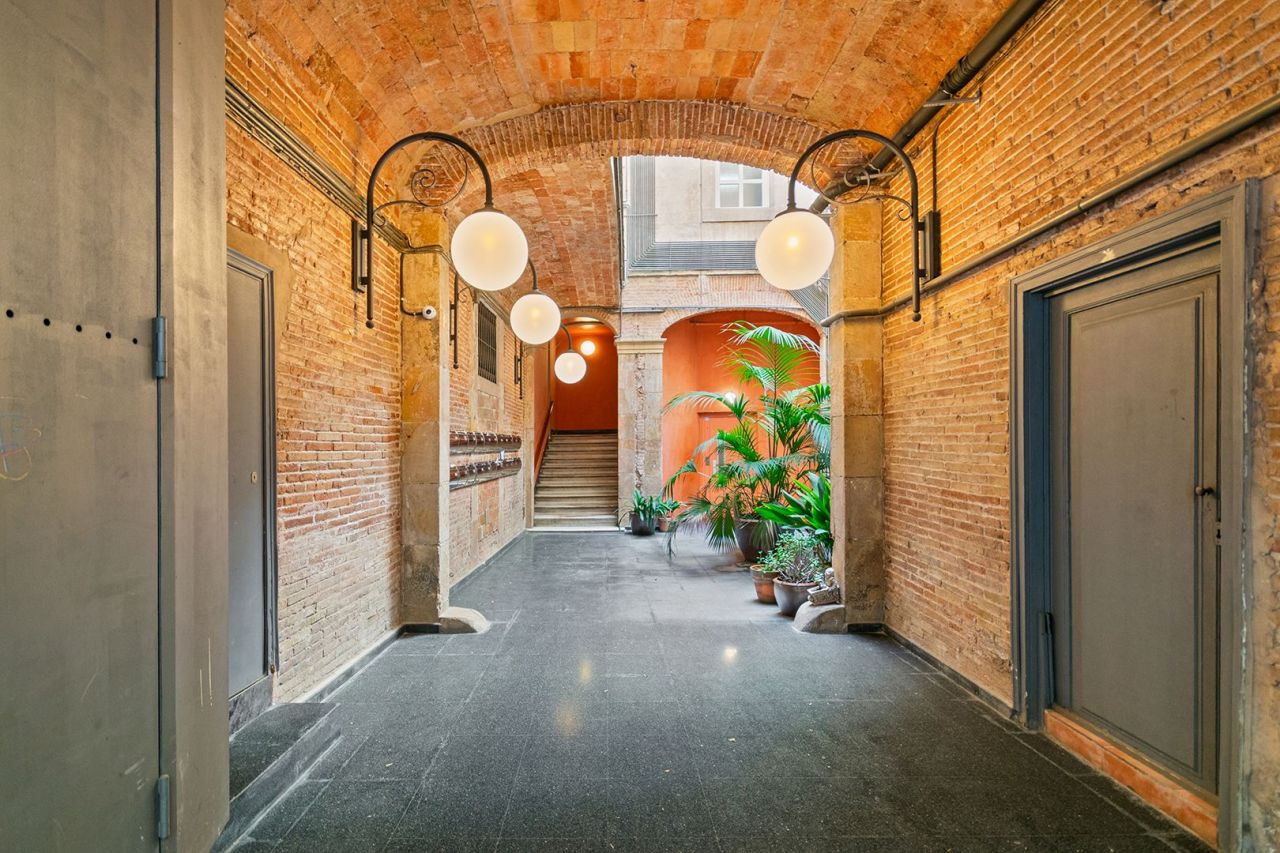 Flat in Barcelona, Spain, 150 m² - picture 16