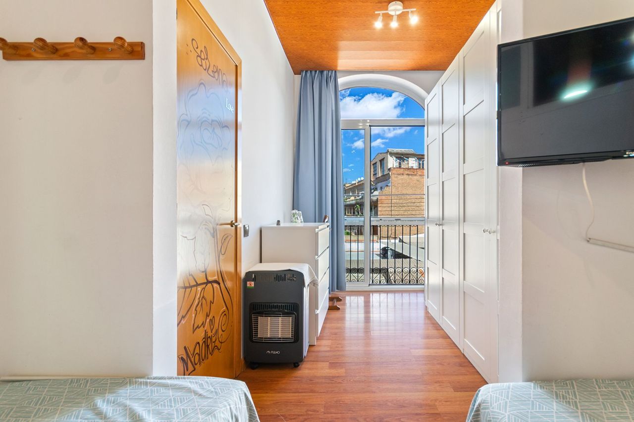 Flat in Barcelona, Spain, 150 m² - picture 18