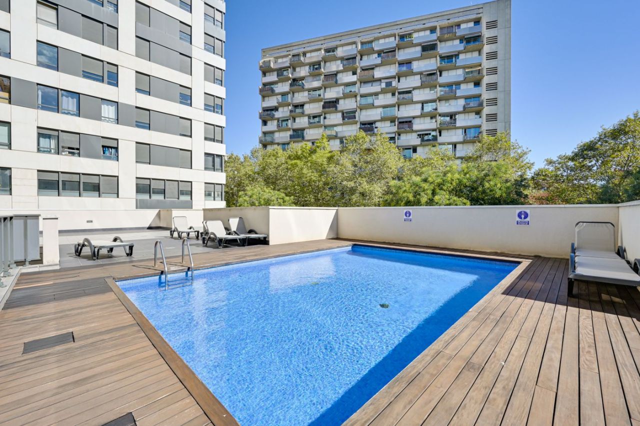 Flat in Barcelona, Spain, 78 m² - picture 1