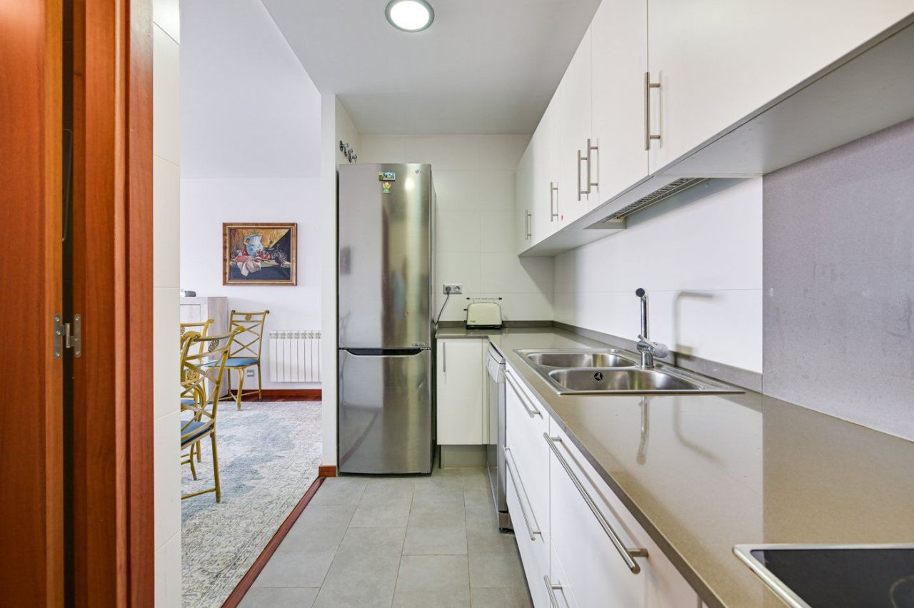 Flat in Barcelona, Spain, 78 m² - picture 12