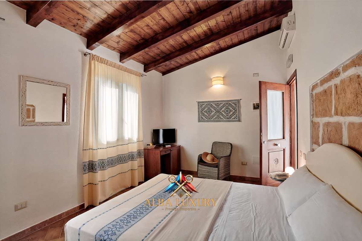 Villa in Alghero, Italy, 900 m² - picture 12